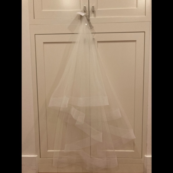 Bel Aire Bridal V7388 veil - NWT - Picture 4 of 4